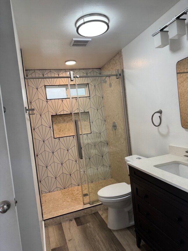remodeled bathroom (2022) - 140 Hueneme Ave