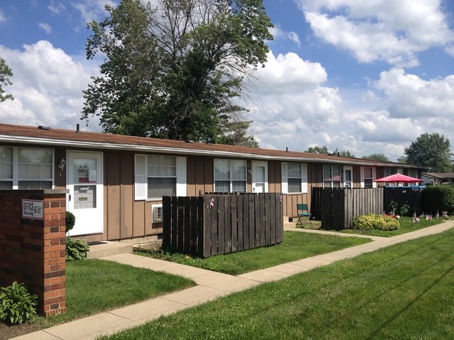 Ashville Court Apartments Ashville Oh Apartments Com