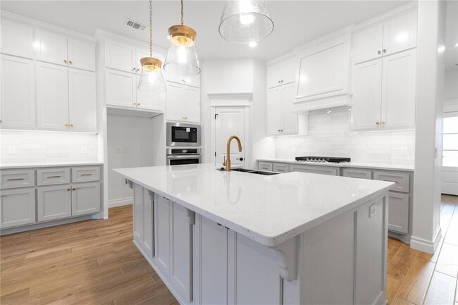 Building Photo - 5732 Lantana Ln