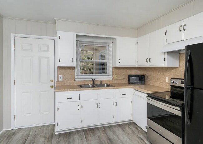 Foto del edificio - 2 Bedroom Units