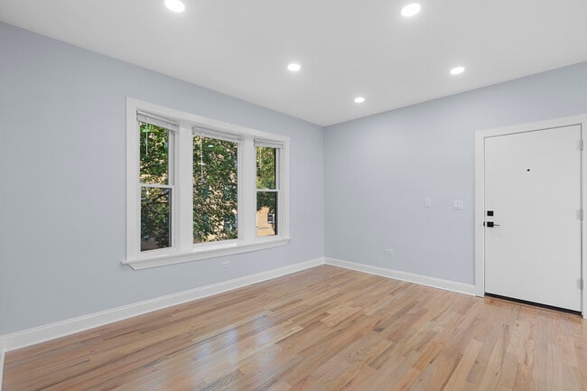 Foto del edificio - 3805 W Belle Plaine Ave
