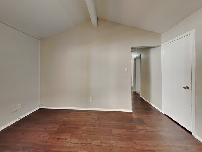 Foto del edificio - 1303 Carla Ave