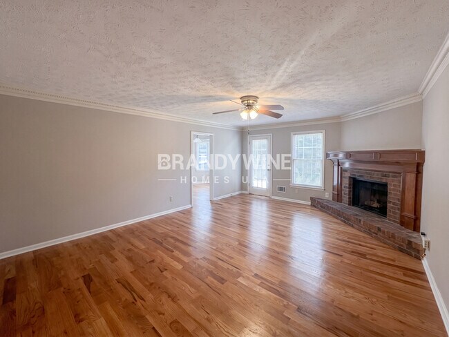 Foto del edificio - 5907 Princess Ln NW