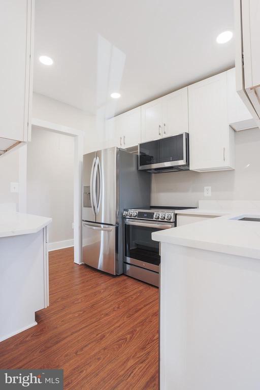 Foto del edificio - 21411 Montgomery Ave