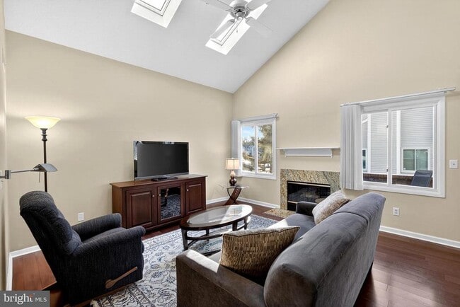 Building Photo - 406 Margit Ct