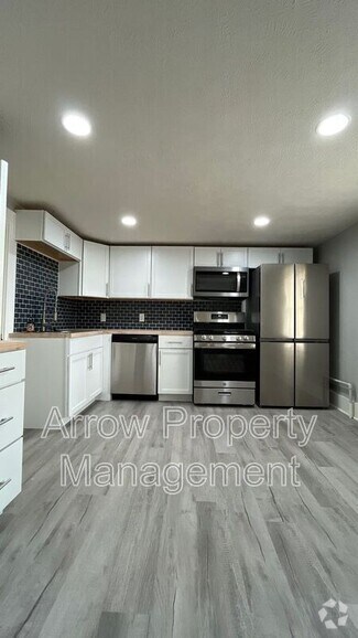 Building Photo - 1535 N 32nd St