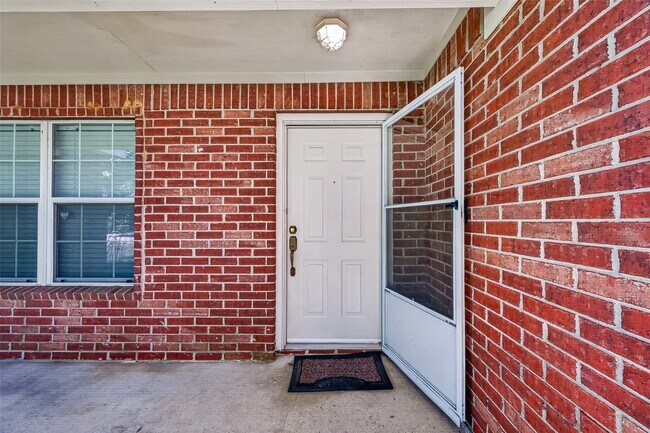 Foto del edificio - 16200 Sun View Ln