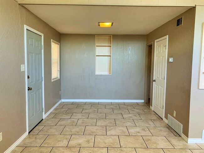 Foto del edificio - 2906 NW Euclid Ave