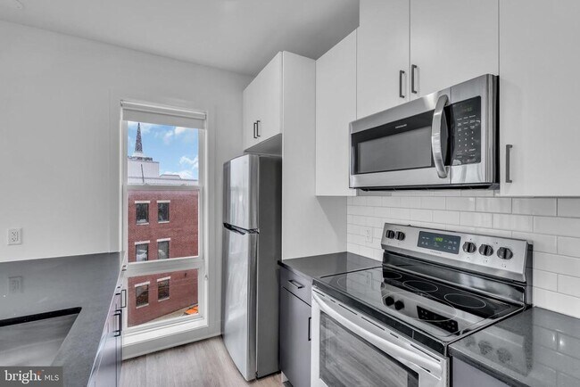 Foto del edificio - 330 Cecil B. Moore Ave