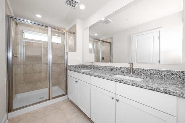 Building Photo - 2244 Marcy Dr