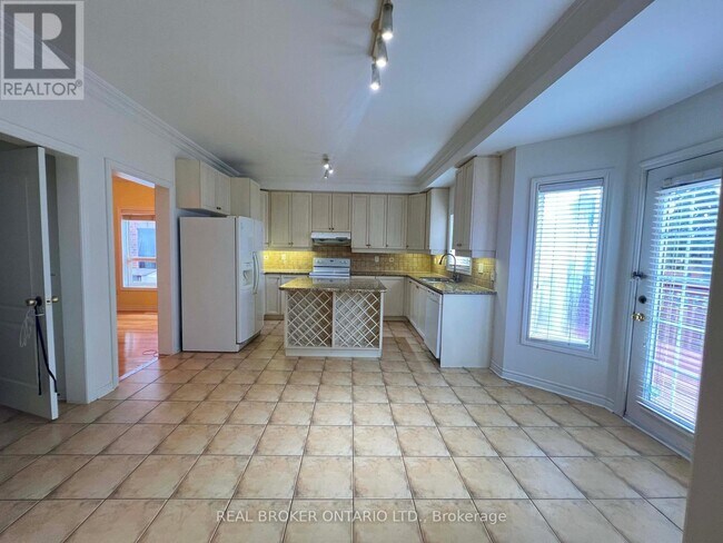 Photo du bâtiment - 36 Stonebridge Blvd