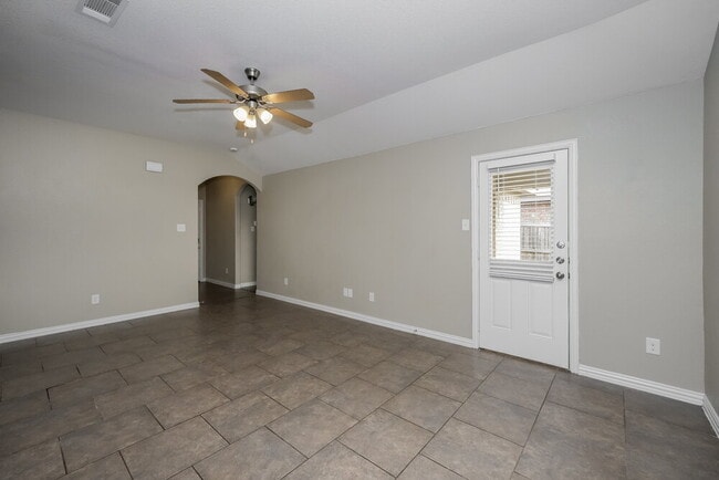Building Photo - 7609 Rainbow Creek Dr