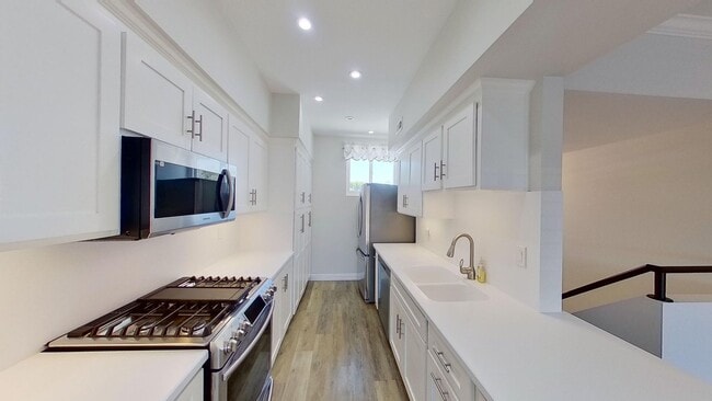 Building Photo - 16055 Surprise Ln