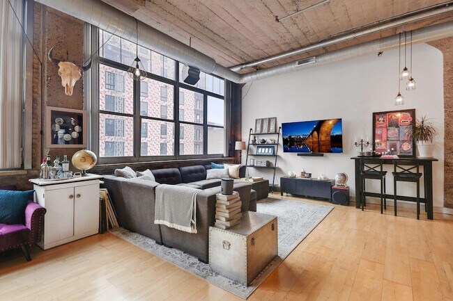 Building Photo - 521 S 7th St