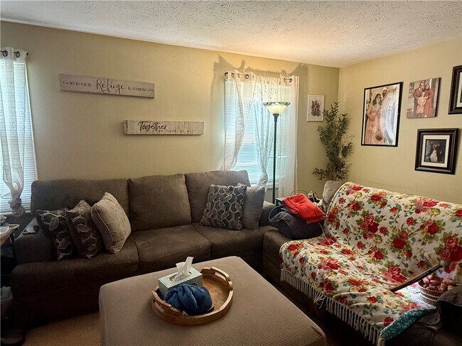 Foto del edificio - 1 Woodsmeadow Ln