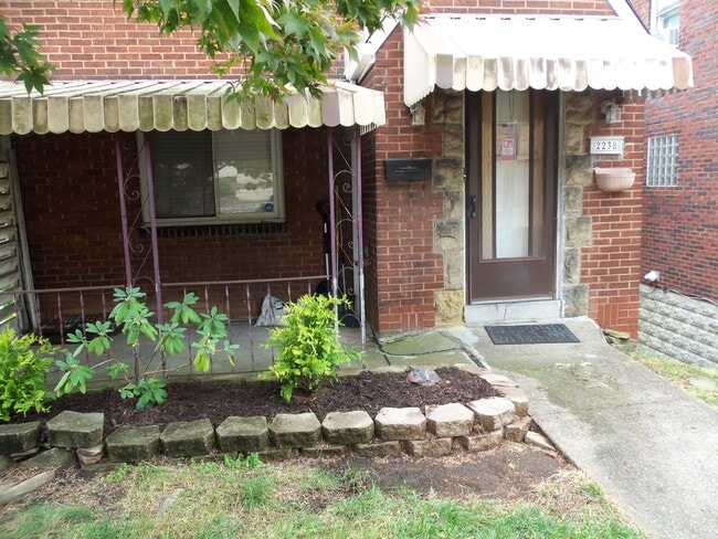 Front Porch - 2238 Lucina Ave House