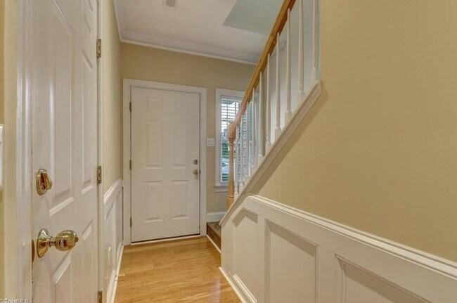 Building Photo - Beautiful 2 BED/ 2.5 BATH Townhome at Pied...