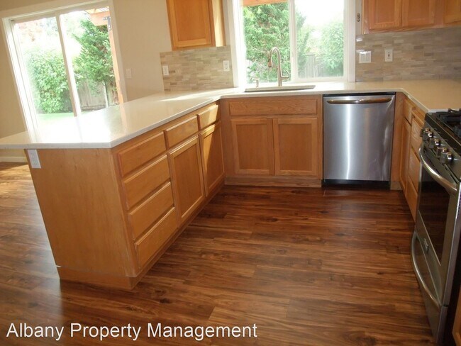 Foto del edificio - 3 br, 2 bath House - 1586 Cougar Ct SW