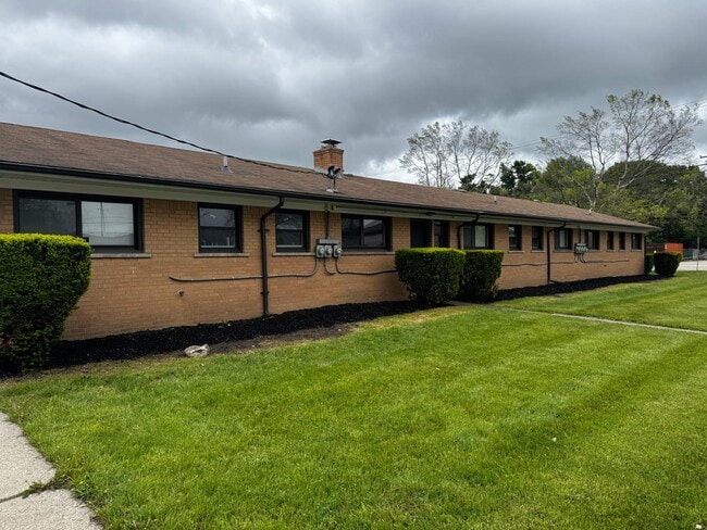 Building Photo - ONE11 RESIDENCES - MT CLEMENS - APARTMENTS