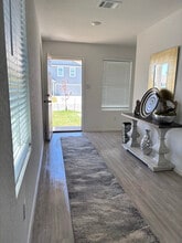 Building Photo - 9840 Butte Crk