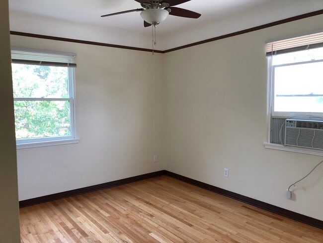 Building Photo - 3730 Lewis Ave