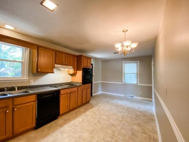Building Photo - 2612 David Caldwell Dr, Greensboro, NC 27408