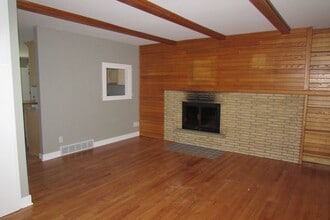 Building Photo - 6405 Alison Ln