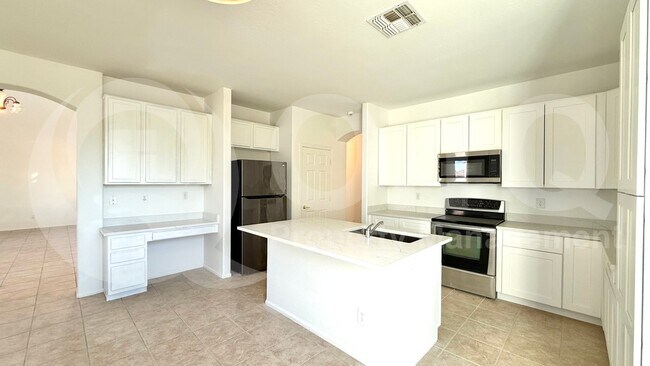 Foto del edificio - 20428 Jones Dr