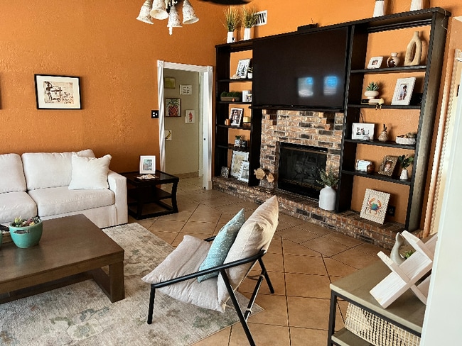 Foto del edificio - 5010 Chinquapin Ln