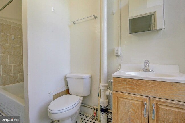 Building Photo - 206 Laurens St