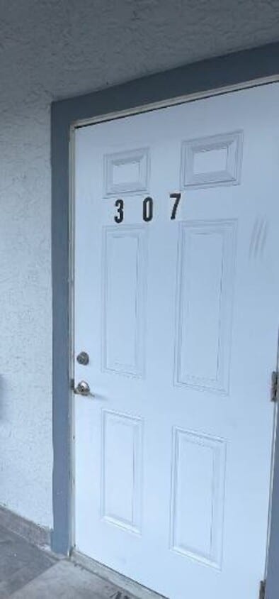 Primary Photo - ANNUAL UNFURNISHED ** Wiggins Pass West **...