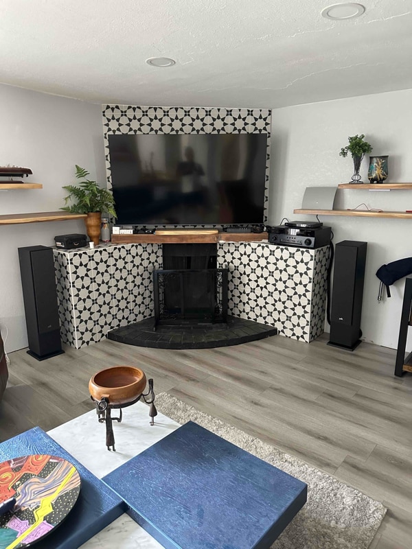 Foto del edificio - 1203 N Saturn Ave