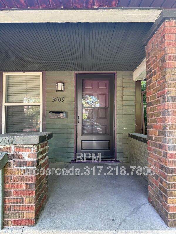 Foto del edificio - 3709 N Kenwood Ave