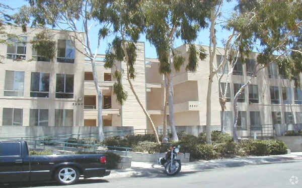 Building Photo - Campus Walk Condominiums
