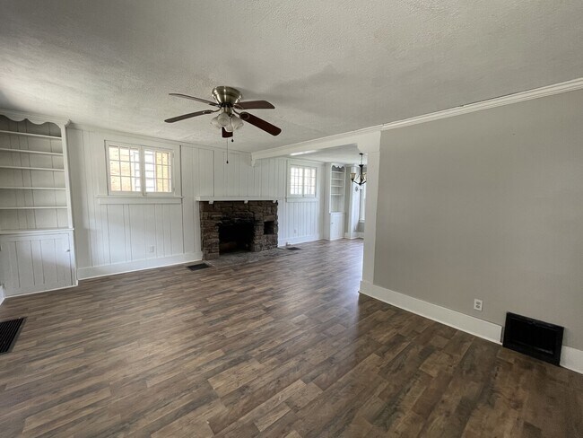 Foto del edificio - 708 Wayne Ave