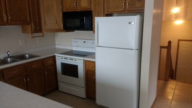 Foto del edificio - 1025 Pine Cone Ln