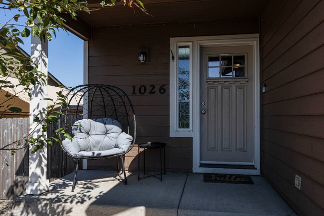 Building Photo - 1026 E 15th St