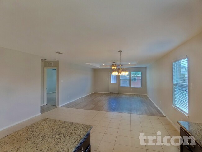 Foto del edificio - 1136 Foxglove Ln