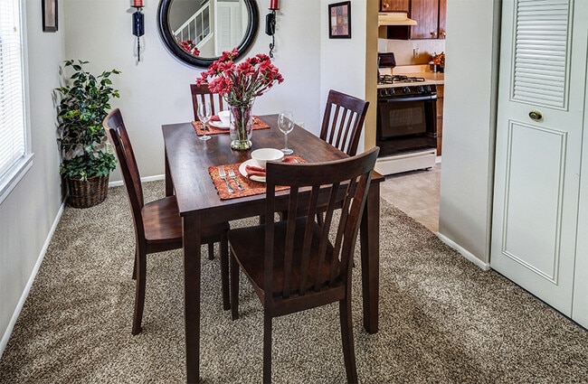 Dining Room at Ashton Pointe - Ashton Pointe