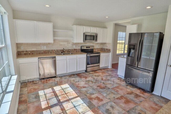 Foto del edificio - 7330 Twin Falls Dr