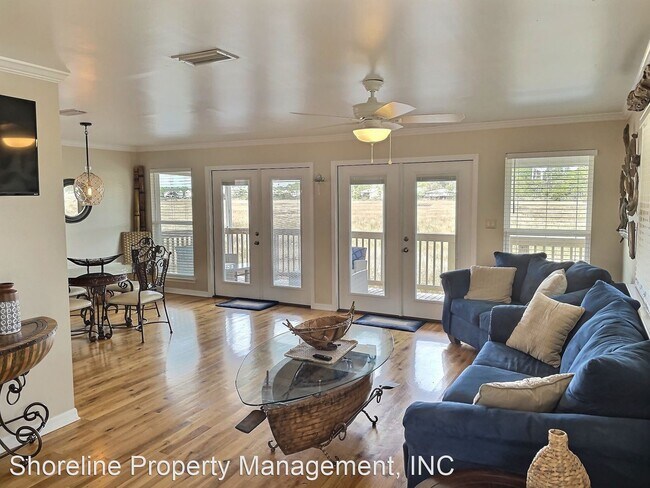 Building Photo - 2 br, 1 bath House - 8720 W. Simmons Bayou