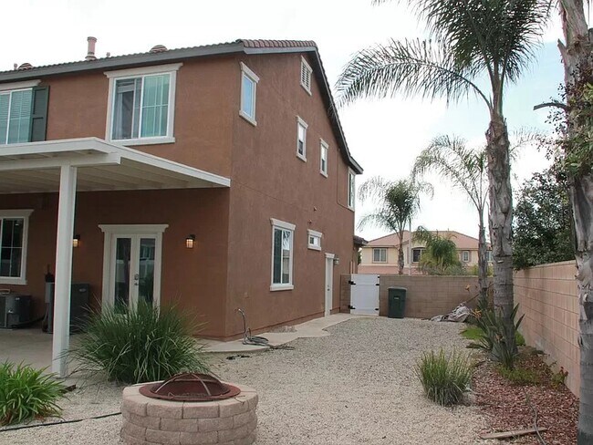 Foto del edificio - 9380 Dauchy Ave