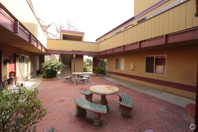 Foto del edificio - Alta Marina Apartments