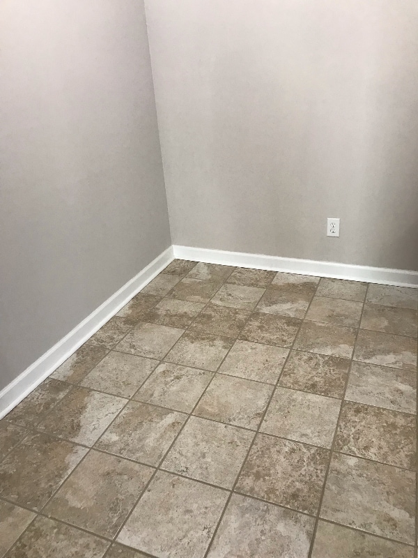 Building Photo - 9613 Vinca Cir
