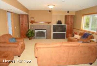 Building Photo - 4 br, 2 bath House - 15711 Crocus Avenue