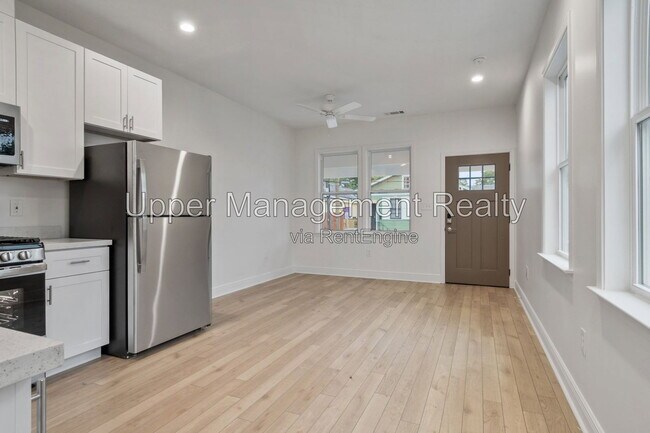 Foto del edificio - 1510 S Robertson St