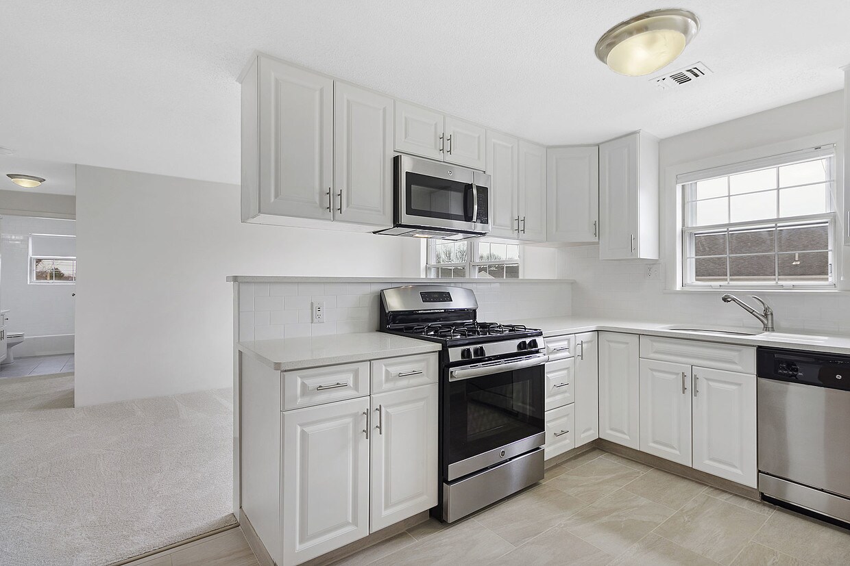 GlenBrook Estates Apartments in Woburn, MA