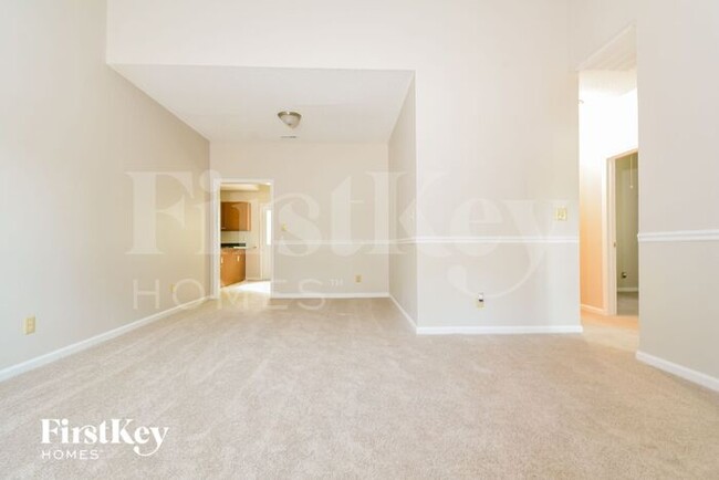Building Photo - 6 Halsey Place