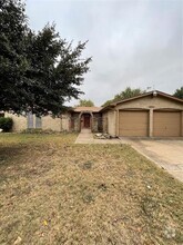 Building Photo - 4725 Ivanhoe Dr