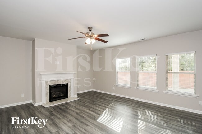 Building Photo - 3 Miles Dr